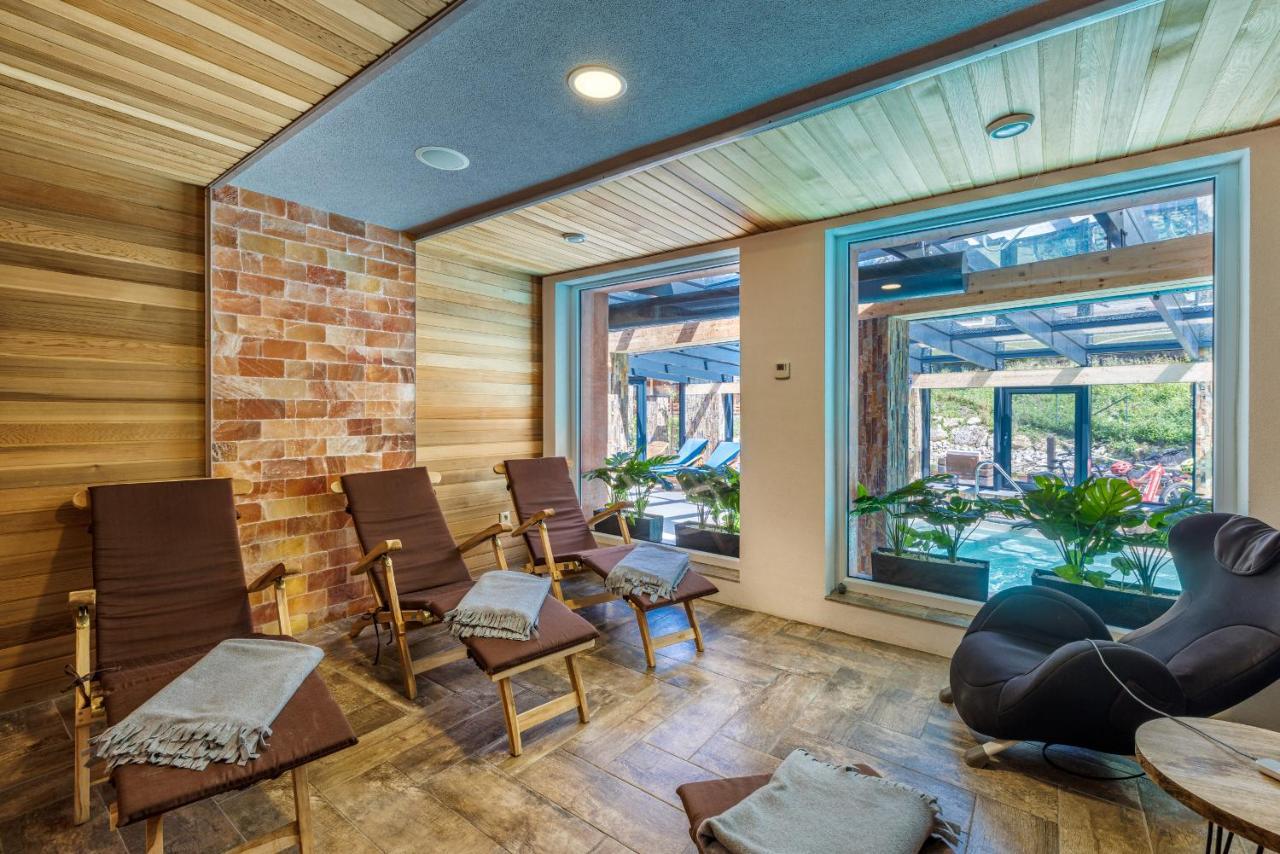 Lopusna Dolina Resort スヴィット エクステリア 写真