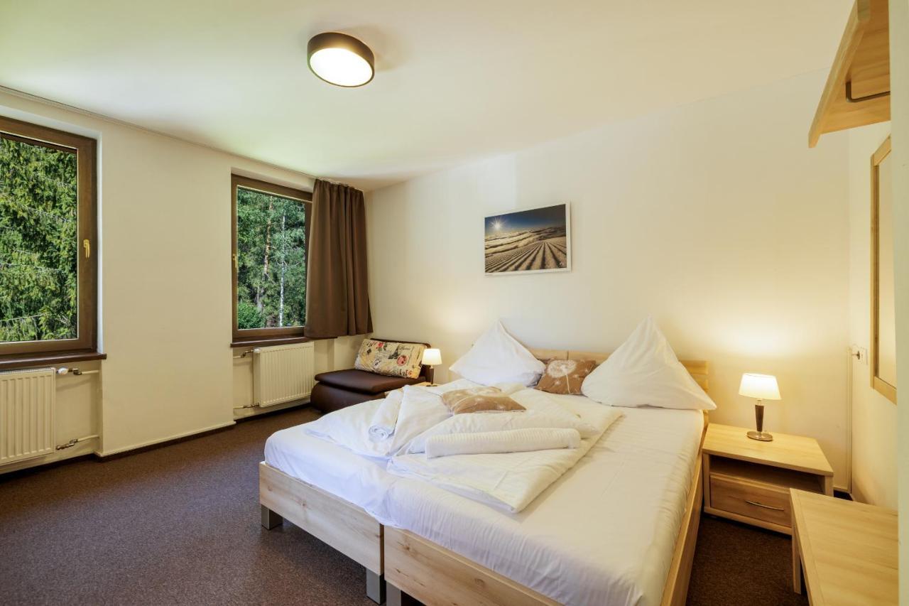 Lopusna Dolina Resort スヴィット エクステリア 写真