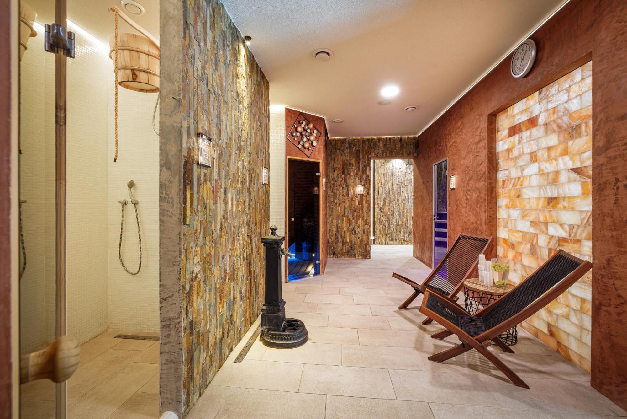 Lopusna Dolina Resort スヴィット エクステリア 写真